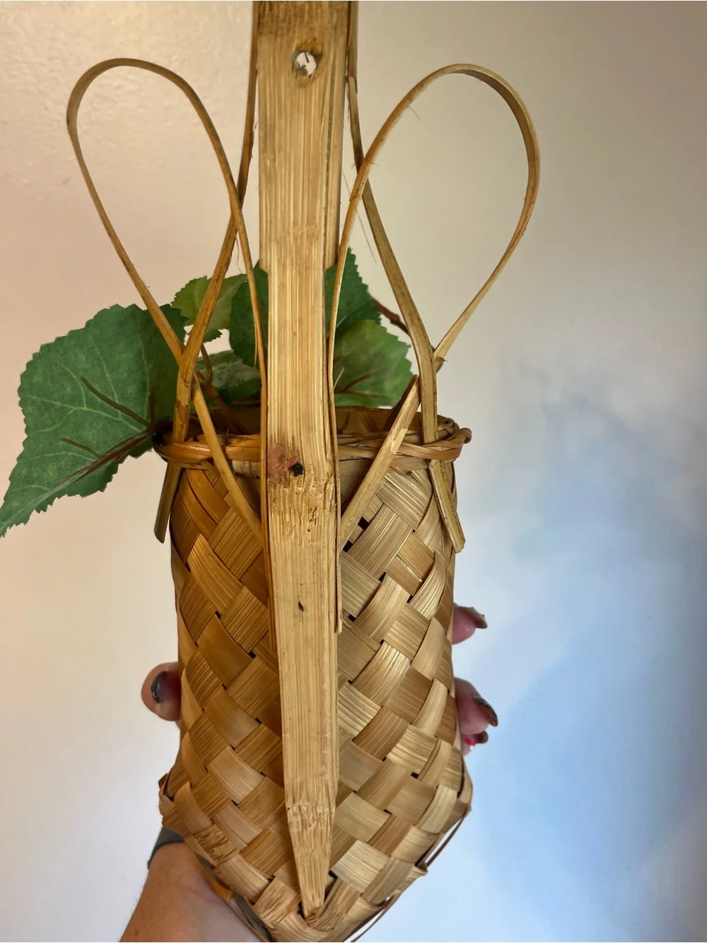 Authentic vintage jewelry Woven Wall Basket with flat back